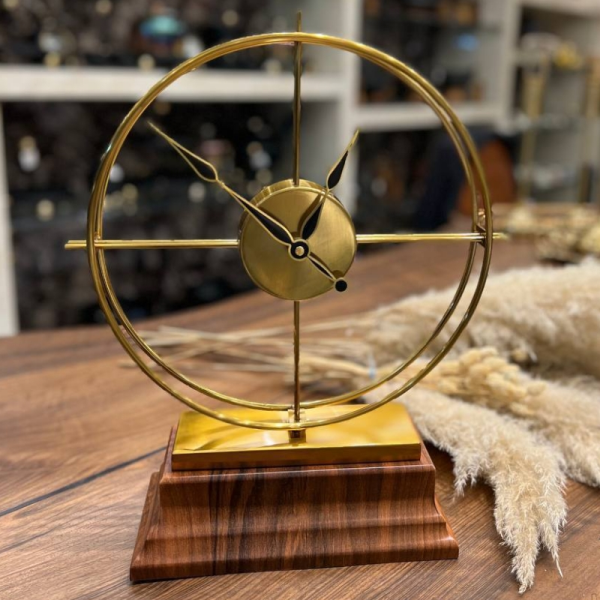 ساعت رومیزی بتیس مدل 3010، ساعت رومیزی لوکس با متریال چوب و فلز، با تنوع رنگ بندی، رنگ آبکاری شده طلایی