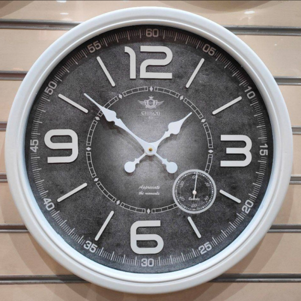 ساعت دیواری شیرون مدل R2، ساعت دیواری سایز 60 پلاستیکی طرح کلاسیک با صفحه تمام چوب و اعداد برجسته، دارای موتور ثانیه شمار مستقل، رنگ سفید