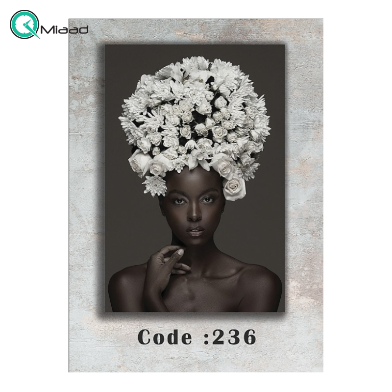  تابلو دکوراتیو کد 236 طرح دختر سیاه پوست با گل روی سر