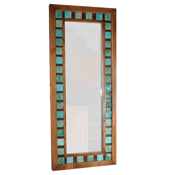 آینه ایستاده مدل فیروزه کد AY20046، آینه قدی بسیار زیبا با طراحی چوبی و کلاسیک