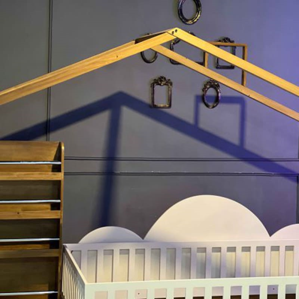 تخت خواب کودک و نوجوان، متریال چوب و روکش چوب طبیعی، کمد و فضایی مخصوص متصل به تخت، طرح زیبا و دلنشین این تخت