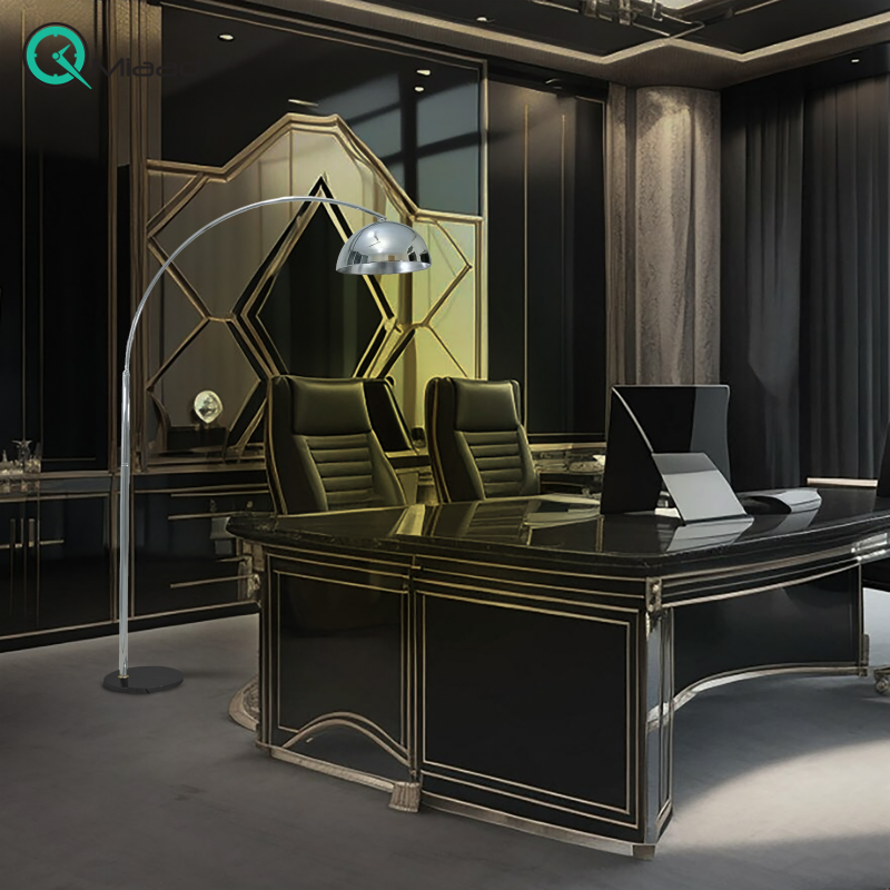 آباژور سالنی مدل 173، آباژور ایستاده مدرن و ظریف با پایه آهنی، دارای 1 سرپیچ و تنوع رنگ بندی با آبکاری فورتیک، فوق العاده با کیفیت، رنگ نقره ای