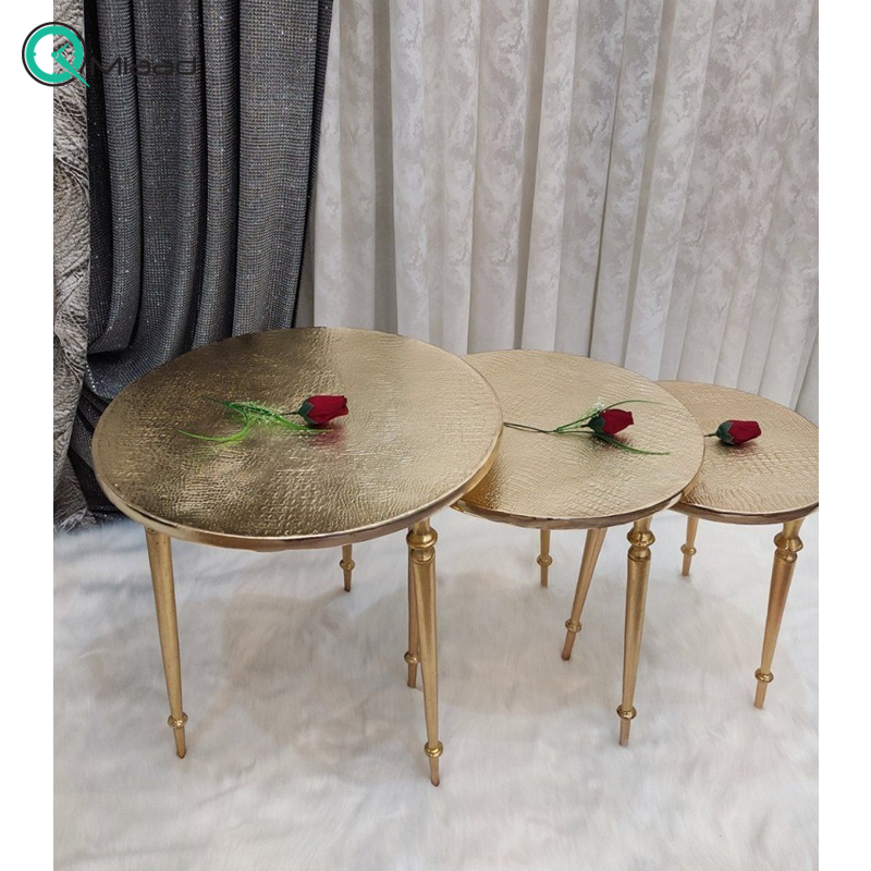 میز عسلی کد 5580، میز عسلی سه تکه مدل پوست ماری، آبکاری با کیفیت، دارای بسته بندی محکم، رنگ طلایی خرید میز عسلی
