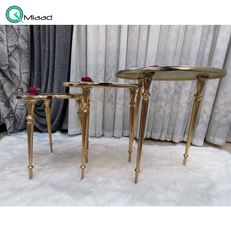 میز عسلی کد 5580، میز عسلی سه تکه مدل پوست ماری، آبکاری با کیفیت، دارای بسته بندی محکم، رنگ طلایی میز عسلی 3 تکه