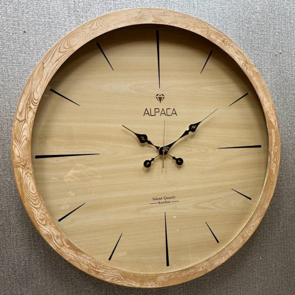  ساعت دیواری چوبی آلپاکا Alpaca کد 1425، ساعت دیواری طرح راش گرد نسکافه ای سایز 60 و موتور آرامگرد، ترکیبی از زیبایی چوب و طراحی مدرن