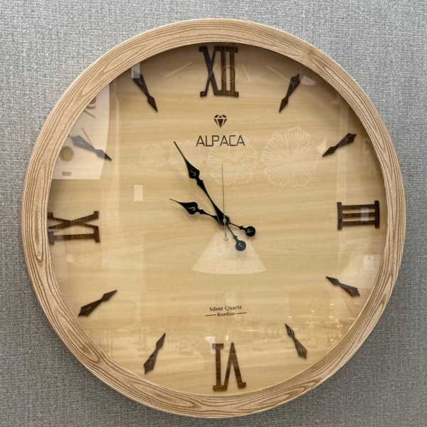  ساعت دیواری چوبی آلپاکا Alpaca کد 1750، ساعت دیواری طرح راش گرد نسکافه ای سایز 75 و موتور آرامگرد، ترکیبی از زیبایی چوب و طراحی مدرن