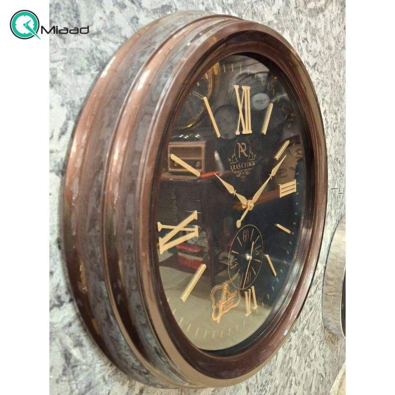 ساعت دیواری ارس مدل 926، ساعت دیواری با متریال پلاستیک ABS و صفحه تمام چوب، دارای اعداد رومی، موتور درجه یک تایوانی ساعت و موتور ثانیه شمار، رنگ قهوه ای  ساعت دیواری فلزی