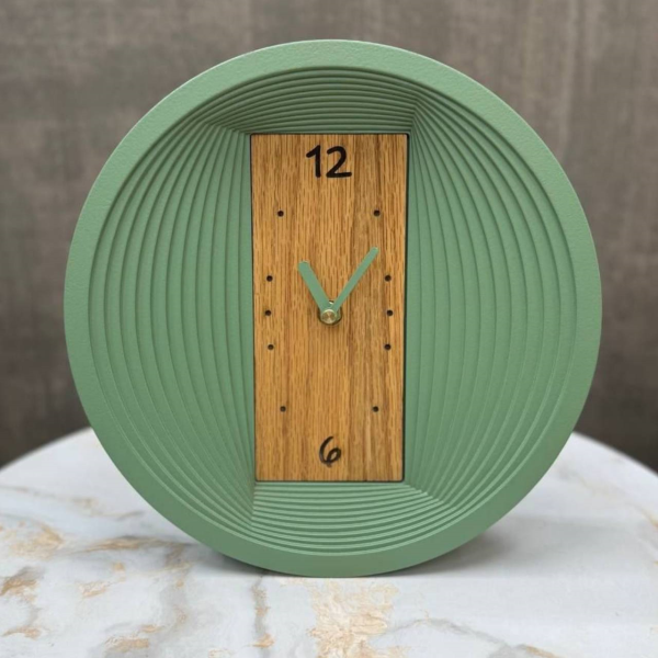 ساعت رومیزی MDF مدل 1405، مجموعه ساعت رومیزی MDF با موتور اصل تایوان و ضمانت 3 ساله، ابعاد 26 سانتی‌متر، دارای رنگ بندی، بسته‌بندی مقاوم برای ارسال باربری