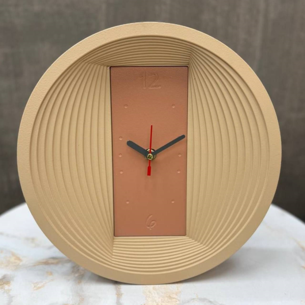 ساعت رومیزی MDF مدل 1405، مجموعه ساعت رومیزی MDF با موتور اصل تایوان و ضمانت 3 ساله، ابعاد 26 سانتی‌متر، دارای رنگ بندی، بسته‌بندی مقاوم برای ارسال باربری