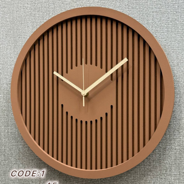  ساعت دیواری چوبی کد Code 1، ساعت دیواری رنگی گرد متریال ام دی اف، سایز 45 و موتور آرامگرد، ساعت دیواری با صفحه خاص و زیبا