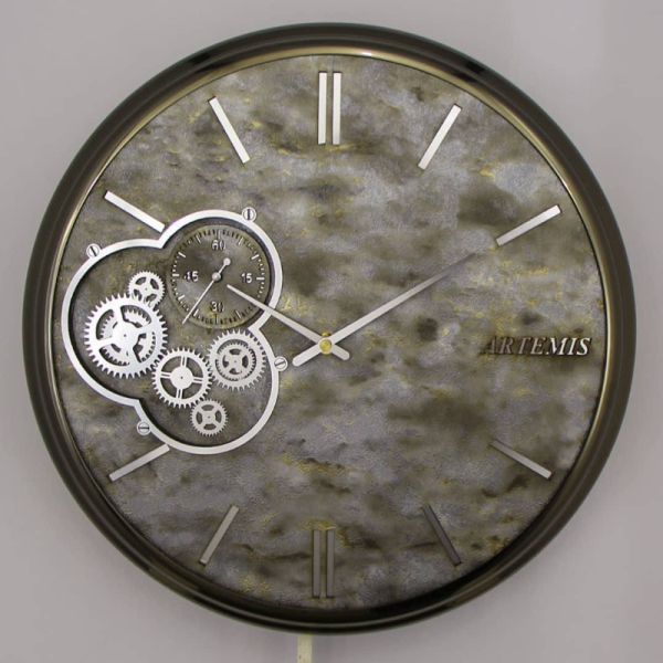 ساعت دیواری فلزی آرتمیس مدل 2040، ساعت دیواری فلزی و آبکاری شده سایز 40، دارای چرخ دنده های فعال روی صفحه ساعت، رنگ مشکی نقره ای