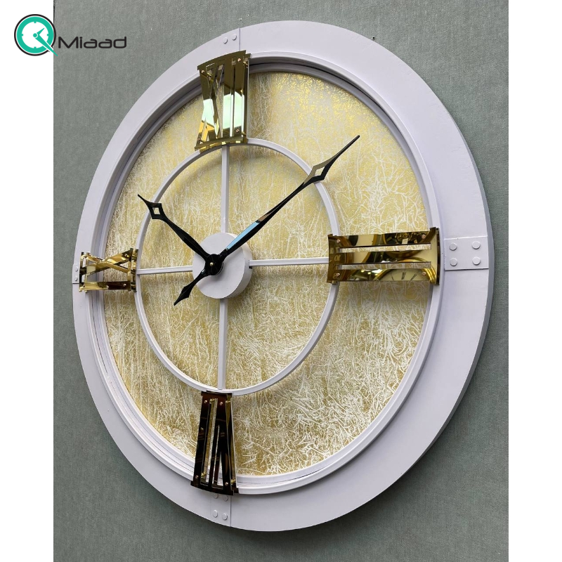 ساعت دیواری مدل 4700، ساعت دیواری با اعداد استیل و صفحه چرمی، دارای اعداد رومی برجسته، سایز 85، رنگ سفید
