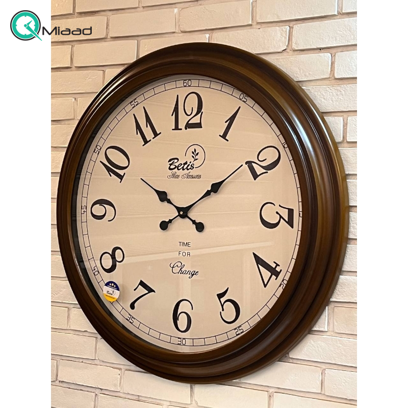 ساعت دیواری چوبی بتیس مدل 8025، ساعت دیواری تمام چوب سنگین سایز 80 موتور تایوانی با صفحه زیبا و خوانا و اعداد برجسته لاتین، رنگ فندوقی قیمت ساعت دیواری