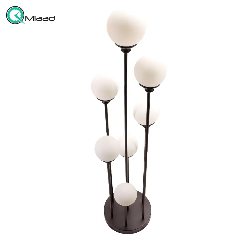 آباژور سالنی مدل 155، آباژور ایستاده با پایه آهنی و حباب شیشه ای، دارای 7 سرپیچ و حباب و تنوع طرح با آبکاری فورتیک، فوق العاده با کیفیت آباژور