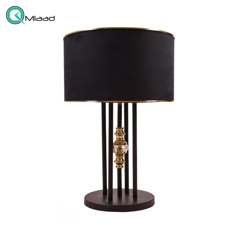 آباژور رومیزی مدل 252، آباژور ایستاده با پایه آهنی، متریال طلق و پارچه شید آباژور، دارای 1 سرپیچ ، آبکاری فورتیک بدنه و پایه آباژور، فوق العاده با کیفیت آباژور رومیزی