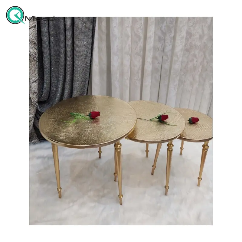 میز عسلی کد 5580، میز عسلی سه تکه مدل پوست ماری، آبکاری با کیفیت، دارای بسته بندی محکم، رنگ طلایی میز عسلی