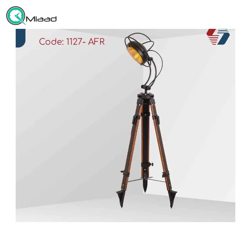 آباژور کنار سالنی مدرن مدل 1127، آباژور ایستاده با پایه چوبی و متریال چوب روس، فوق العاده با کیفیت و قابلیت تنظیم ارتفاع آباژور
