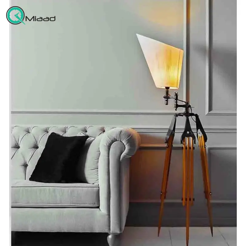 آباژور کنار سالنی مدرن مدل 1137، آباژور ایستاده با پایه چوبی و متریال چوب روس، فوق العاده با کیفیت و قابلیت تنظیم ارتفاع آباژور