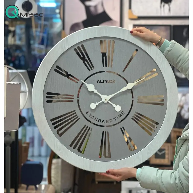 ساعت دیواری چوبی آلپاکا Alpaca کد AL10، ساعت دیواری گرد، با متریال چوب و آینه سایز 75 و موتور آرامگرد، ساعت دیواری با صفحه خاص و زیبا، رنگ طوسی ساعت