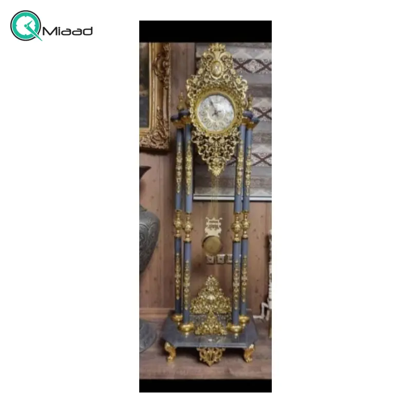 ساعت ایستاده و کنارسالنی مدل آنتیک، ساعت بسیار زیبا طرح کلاسیک با متریال پلاستیک طرح چوب، دارای موتور آرامگرد و پاندول بزرگ، رنگ بندی، رنگ طوسی ساعت کنارسالنی