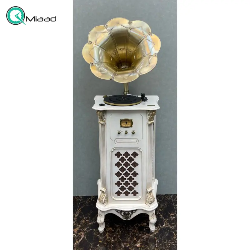 گرامافون ایستاده آنتیک چهارکاره، گرامافون مبله با شیپور بزرگ فلزی و قابلیت پخش انواع صفحه با سه دور، بلوتوث، فلش و رادیو مناسب دکوراسیون خانه، هتل و محل کار، رنگ کرم | مدل 2215 کرم گرامافون