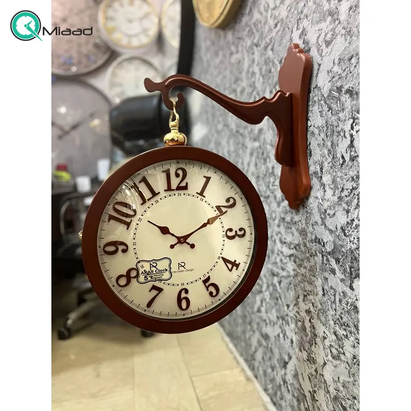 ساعت دیواری دو طرفه ارس مدل 4038، ساعت دو طرفه بسیار بینظیر رنگ قهوه ای، تمام چوب سنگین با موتور درجه یک روانگرد ساعت دیواری دو طرفه ارس مدل 4038