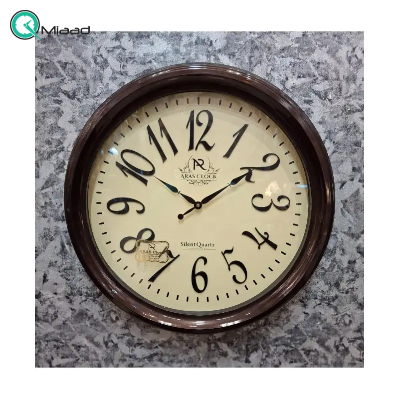 ساعت دیواری ارس مدل 928، ساعت دیواری با متریال پلاستیک ABS و صفحه تمام چوب، دارای اعداد رومی، موتور درجه یک تایوانی ساعت، رنگ قهوه ای ساعت دیواری