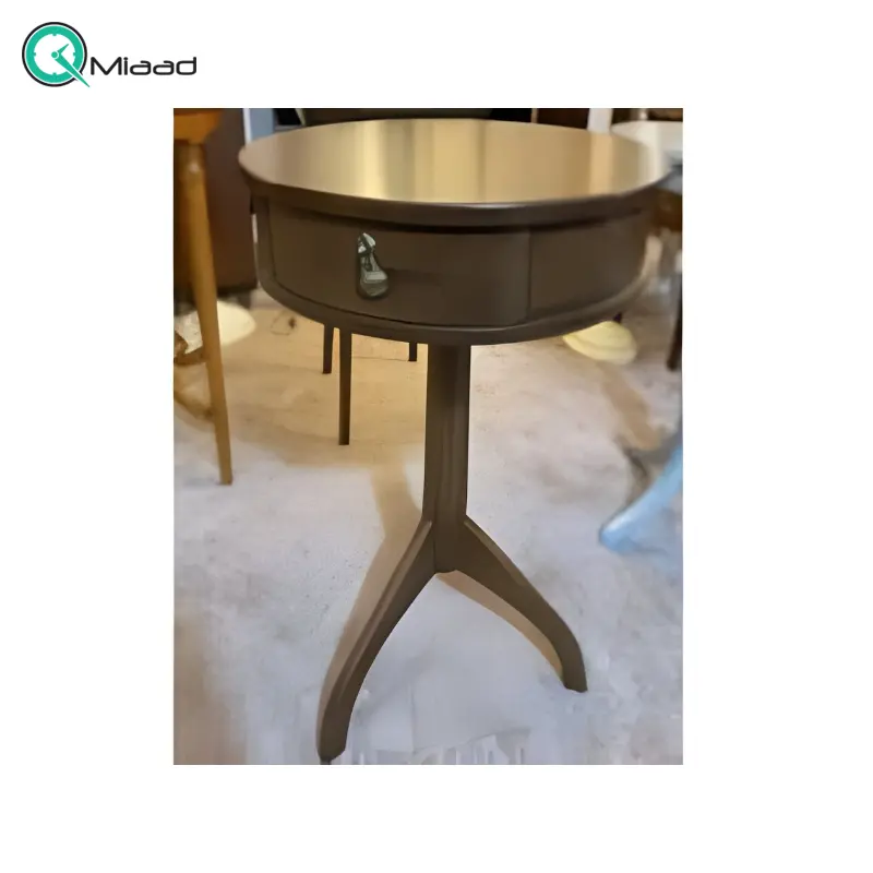 میز خاطره چوبی گرد مدل M203، میز خاطره تمام چوب کشو خور بسیار شیک و چوبی گرد، فضای رویی برای نگه داری وسایل تزیینی مثل رادیو یا وسایل دیگر خرید میز تلفن گرام