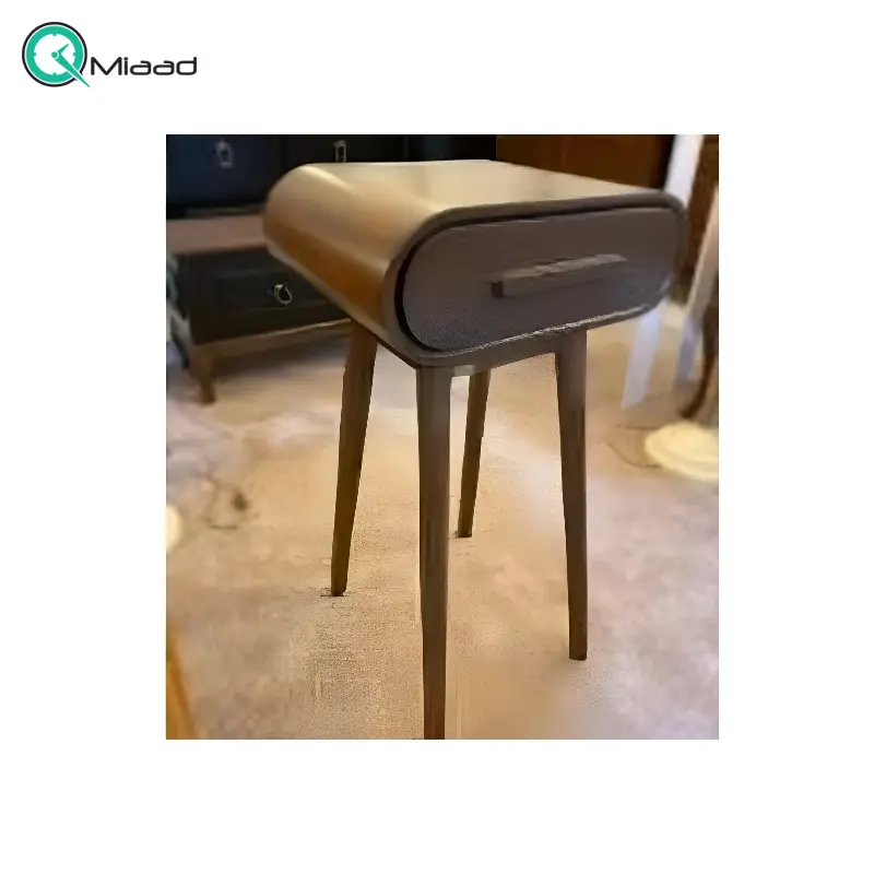 میز کشو دار مدل صنا کد M211، میز تک کشو پایه دار بسیار شیک و چوبی بزرگ، دارای کشو برای نگه داری وسایل کوچک و طراحی خلاقانه، فضایی برای نگه داری وسایل تزیینی مثل رادیو یا وسایل دیگر خرید میز تلفن گرام