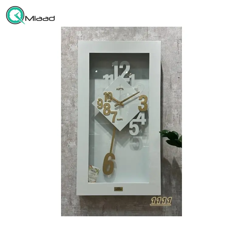 ساعت دیواری آرتا Arta کد 1111، ساعت دیواری چهارگوش چوبی، عدد 6 به صورت پاندول و اعداد لاتین و موتور آرامگرد، رنگ سفید ساعت