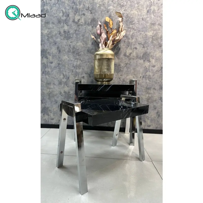 میز عسلی کد 2750، میز عسلی چوبی سه تکه ضد خش و ضد آب، متریال چوب 5 لایه ورق هایگلس، دارای بسته بندی محکم، رنگ مشکی نقره ای میز عسلی