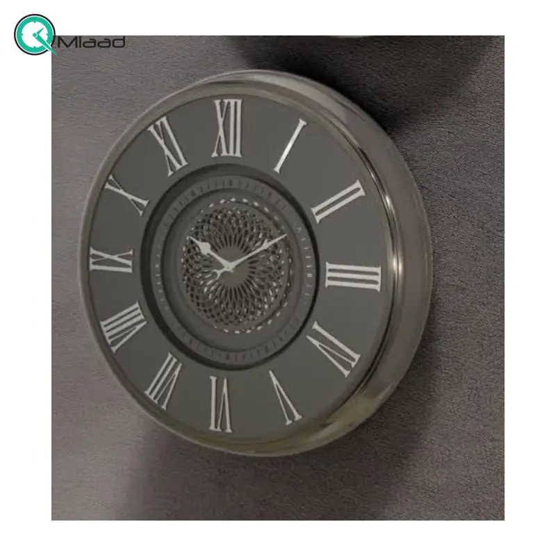 ساعت دیواری آرتمیس مدل 2044، ساعت دیواری ساخته شده با متریال فلز، دارای چرخ دنده متحرک روی صفحه ساعت، اعداد رومی برجسته، سایز 70، رنگ تیتانیوم نقره ای ساعت دیواری
