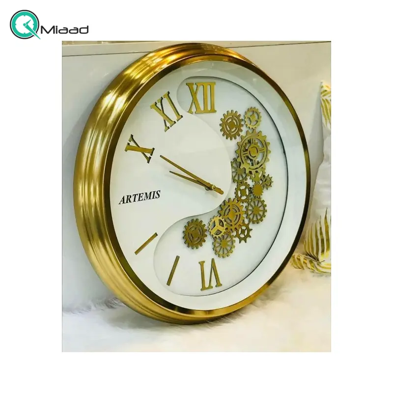 ساعت دیواری آرتمیس Artemis کد 2029، گرد فلزی سایز 50 طرح چرخ دنده عدد برجسته، رنگ طلایی ساعت دیواری