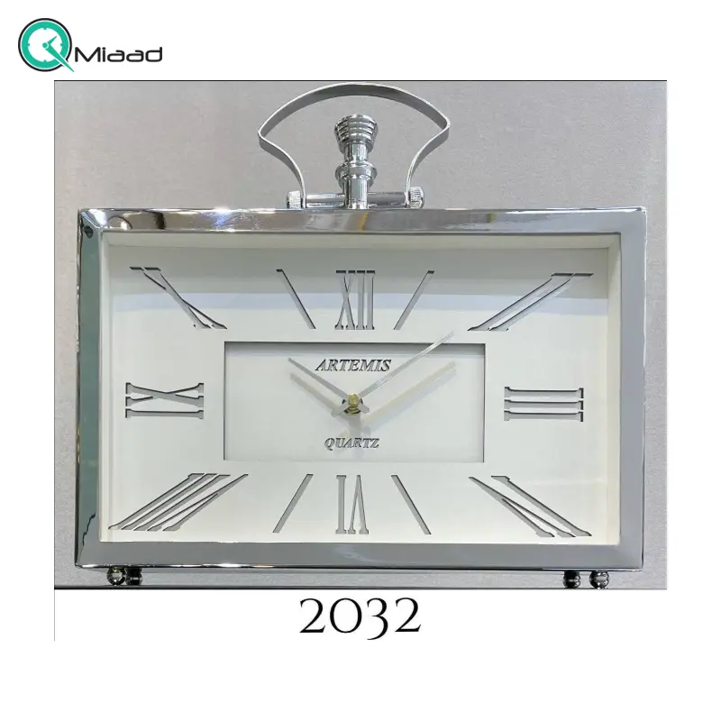 ساعت رومیزی فلزی آرتمیس مدل 2032، ساعت رومیزی مستطیلی خاص و فلزی با صفحه سفید و اعداد رومی، دارای تنوع رنگی، رنگ نقره ای صفحه سفید ساعت رومیزی