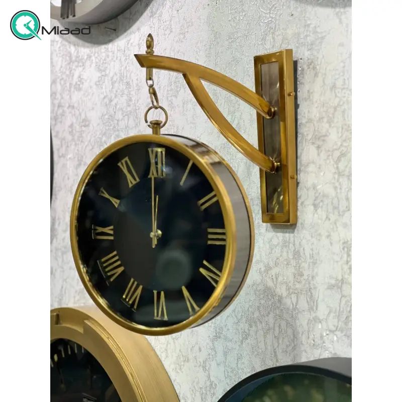 ساعت دیواری یک طرفه آرتمیس مدل 30280، ساعت مدل طرفه آویز بسیار بینظیر با متریال فلز، موتور درجه یک روانگرد، رنگ مشکی طلایی ساعت دیواری یک طرفه آرتمیس مدل 30280