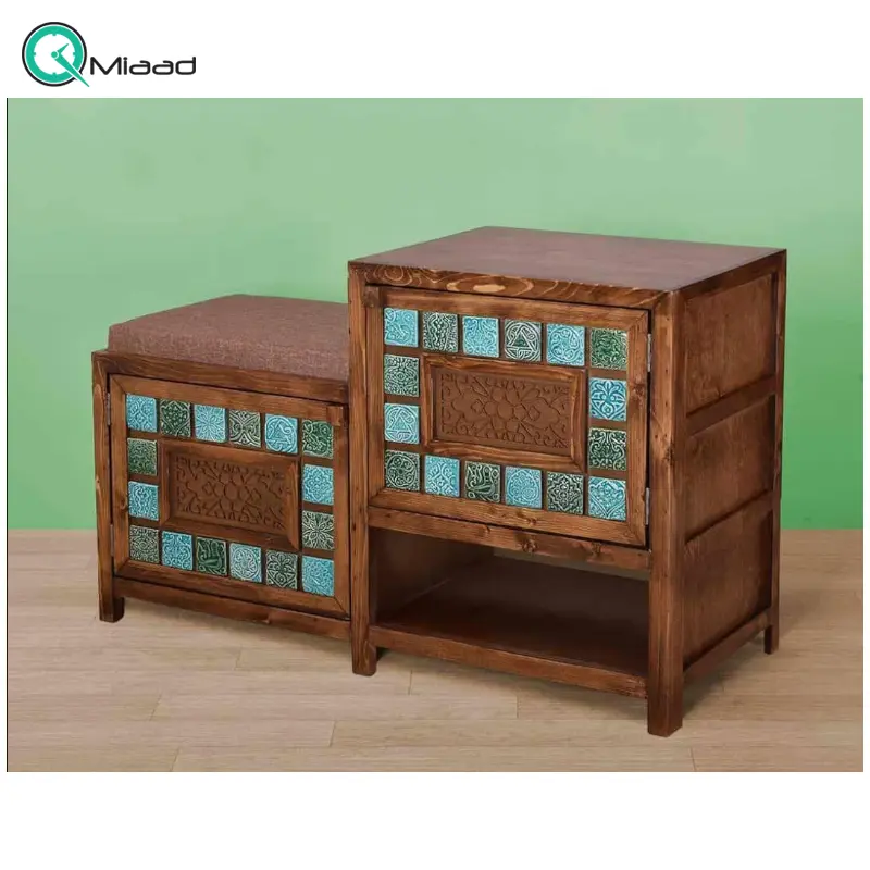 کمدچه تک نشین چوبی فیروزه مدل SN20114، کمدچه با طراحی سنتی، دارای یک فضا برای نشستن و استراحت کردن، دارای سطحی برای نگه داری وسایل دکوری، رنگ نسکافه ای روشن جاکفشی