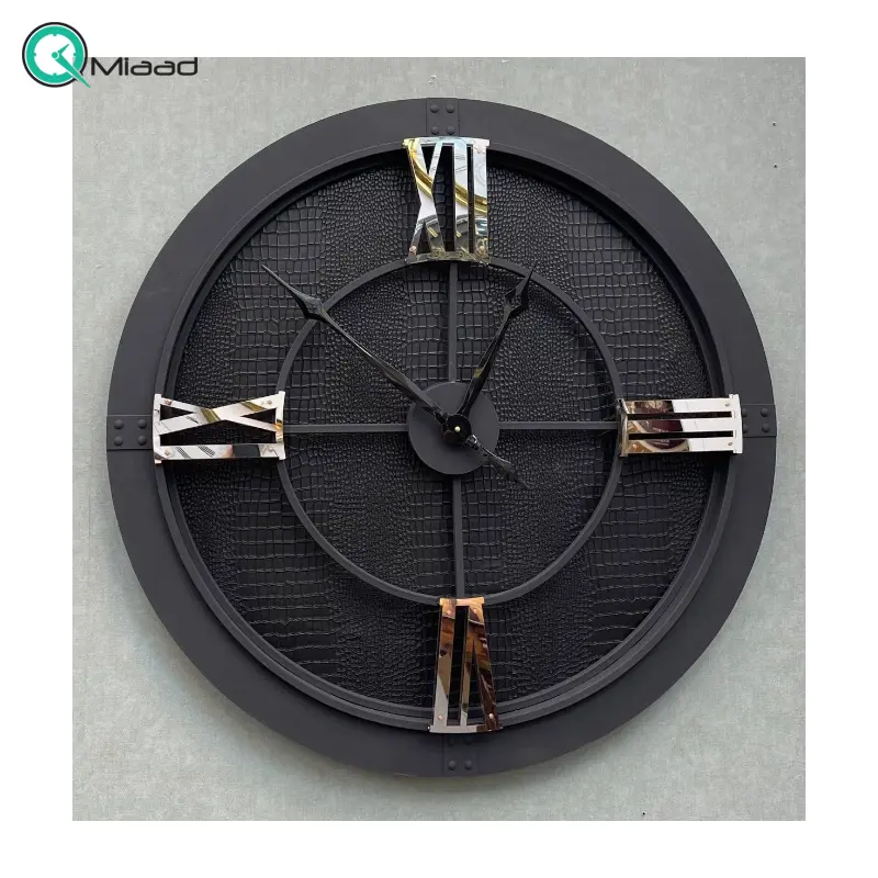ساعت دیواری مدل 4700، ساعت دیواری عدد استیل با صفحه چرمی، دارای اعداد رومی برجسته، سایز 85 ساعت دیواری