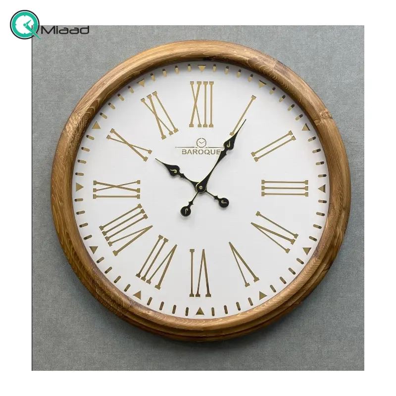 ساعت دیواری باروک مدل 6565W، ساعت دیواری با بدنه چوب طبیعی نراد روسی، موتور آرامگرد، اعداد رومی و صفحه سفید رنگ ساعت، سایز 65 ساعت دیواری