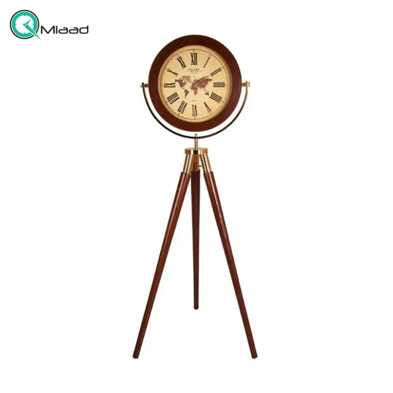 ساعت ایستاده چوبی دیاکو مدل هیرو، ساعت ایستاده پایه دار با ارتفاع قابل تنظیم ساعت، جنس بدنه از چوب و فلز، دارای تنوع رنگ بندی، رنگ قهوه ای ساعت ایستاده