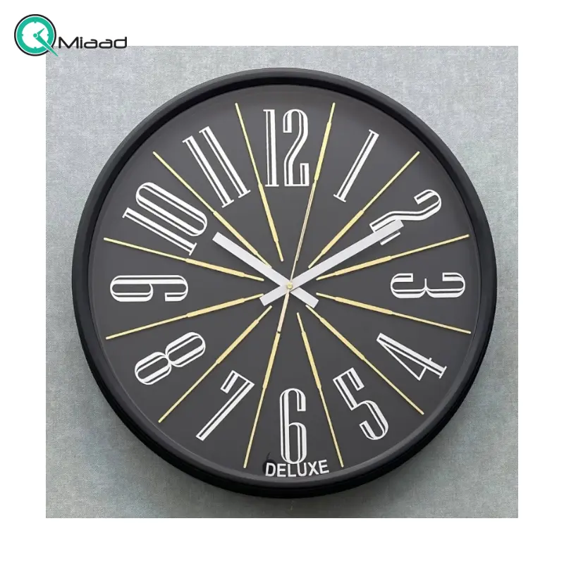 ساعت دیواری دلوکس کد 704، ساعت دیواری مدرن با طراحی مینیمال و دارای رنگ بندی، سایز 51 سانتی متر، رنگ نقره ای ساعت