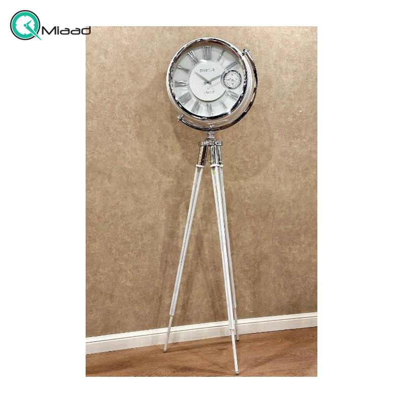 ساعت ایستاده دیزل مدل 5050 رنگ سفید سیلور