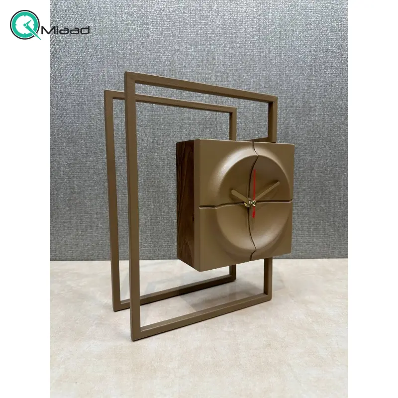 ساعت رومیزی لان مدل 882، ساعت رومیزی مستطیل با متریال بِتُن و فلز، دارای رنگ بندی ویژه، طراحی فانتزی و مینیمال، موتور آرامگرد و 2 سال ضمانت، رنگ نسکافه ای ساعت رومیزی