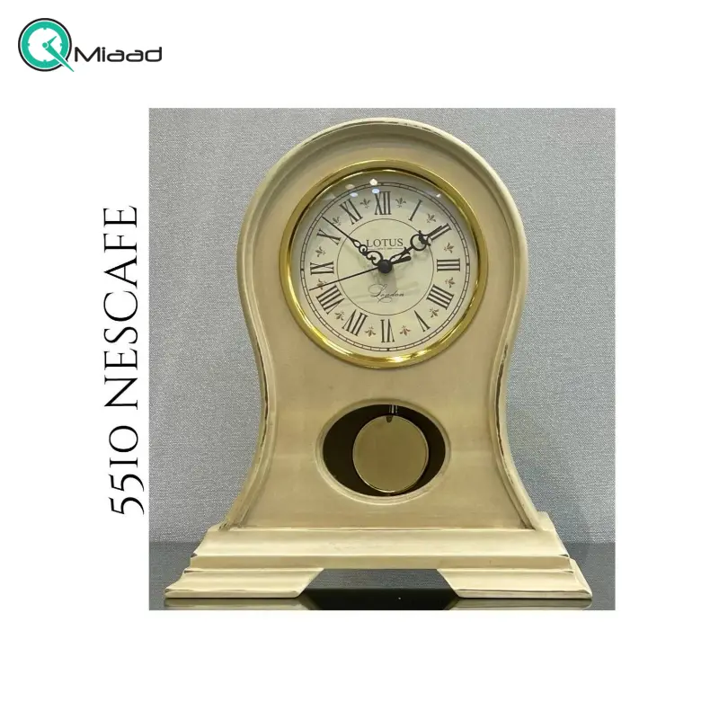 ساعت رومیزی چوبی لوتوس مدل 5510، ساعت رومیزی پاندولدار بیصدا، ساعت رومیزی دکوری طرح قدیمی، دکوراسیون اتاق نشیمن، دفتر کار و آشپزخانه، رنگ نسکافه ای ساعت رومیزی