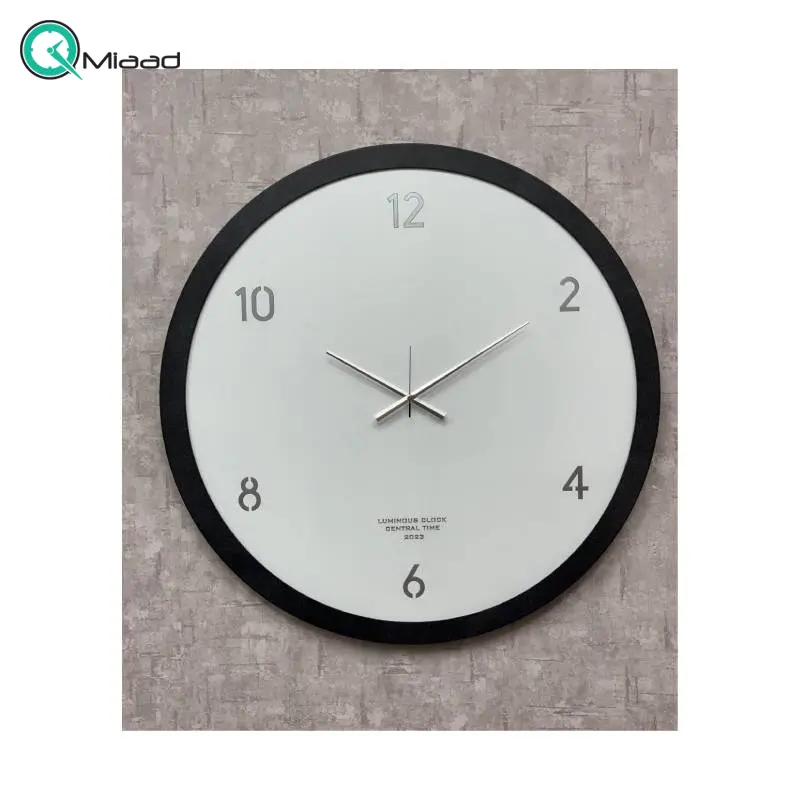 ساعت دیواری لومی Luminous مدل 3280، ساعت دیواری گرد ام دی اف شیشه دار سایز 90 و موتور آرامگرد، ساعت دیواری با صفحه مینیمال و جذاب، رنگ مشکی سفید ساعت