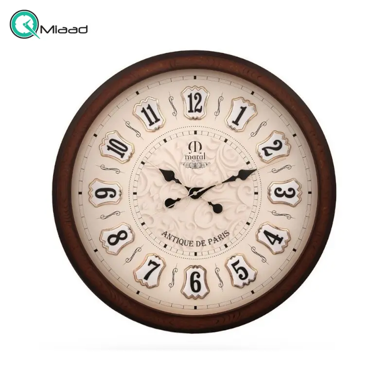ساعت دیواری چوبی مارال مدل 604، ساعت دیواری تمام چوب با موتور میتسو تایوانی، سایز 60، ساعت دیواری با رنگ پلی یورتان ترک طرح چوب، اعداد لاتین و خلاقانه ساعت دیواری