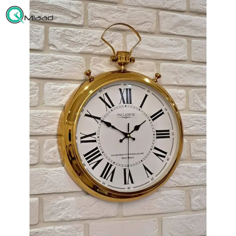 ساعت دیواری فلزی پالادیوم مدل 105+، ساعت دیواری سایز 35 با فونت جذاب و خوانا اعداد رومی، ساعت دیواری به سبک ساعت جیبی با فریم فلزی به رنگ طلایی ساعت دیواری