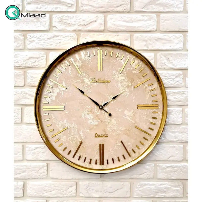 ساعت دیواری فلزی پالادیوم مدل x200، ساعت دیواری سایز 55 با فونت جذاب و خوانا اعداد لاتین، ساعت دیواری شیک و متفاوت آبکاری شده با فریم فلزی، رنگ طلایی کرم ساعت دیواری