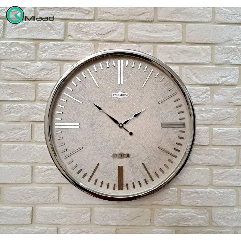 ساعت دیواری فلزی پالادیوم مدل x200، ساعت دیواری سایز 55 با فونت جذاب و خوانا اعداد لاتین، ساعت دیواری شیک و متفاوت آبکاری شده با فریم فلزی، رنگ سیلور ساعت دیواری