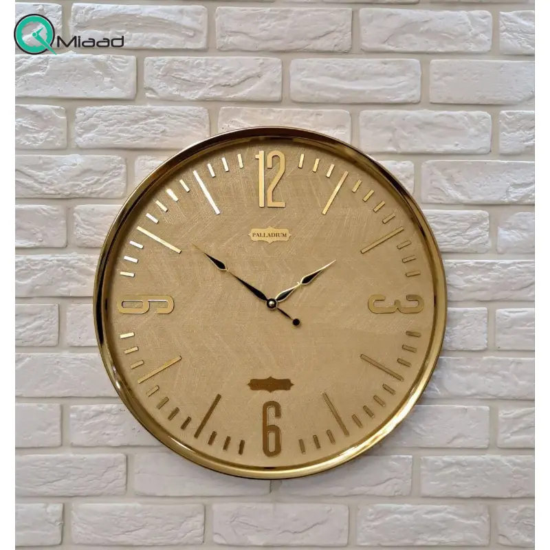 ساعت دیواری فلزی پالادیوم مدل x100، ساعت دیواری سایز 55 با فونت جذاب و خوانا اعداد لاتین، ساعت دیواری شیک و متفاوت آبکاری شده با فریم فلزی، رنگ طلایی ساعت دیواری