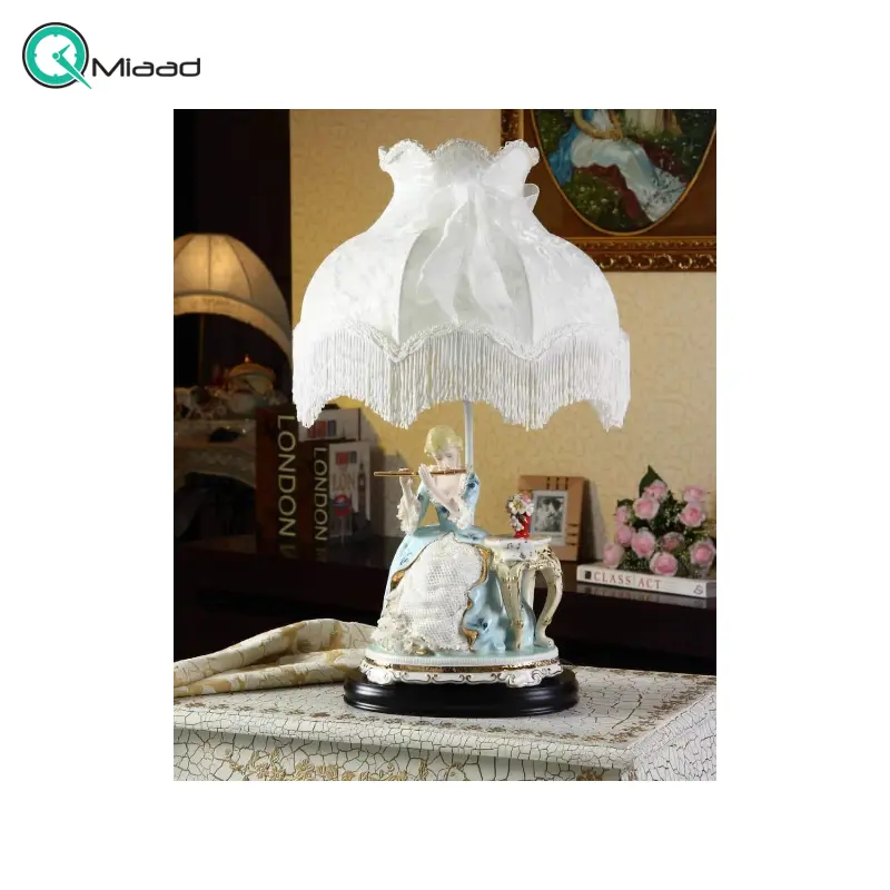 آباژور رومیزی سلطنتی مدل 11800، چراغ رومیزی چینی دست ساز طرح قدیمی به سبک سلطنتی اروپایی و دوره رنسانس برای دکوراسیون منزل، طرح دختر فلوت نواز آباژور